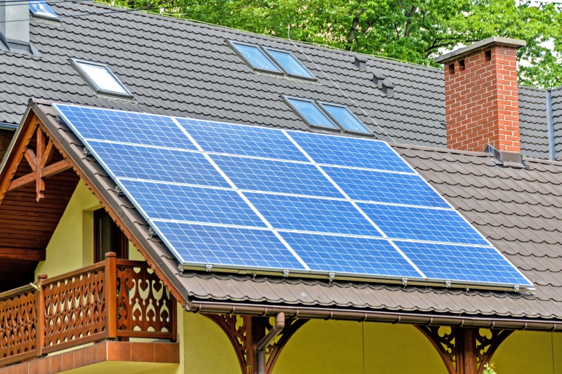 chauffagiste-GILETTE-min_solar-panels-1477987